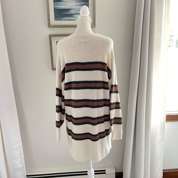 American Eagle Outfitters oversized v-neck striped sweater size Small EUC - Picture 3 of 7